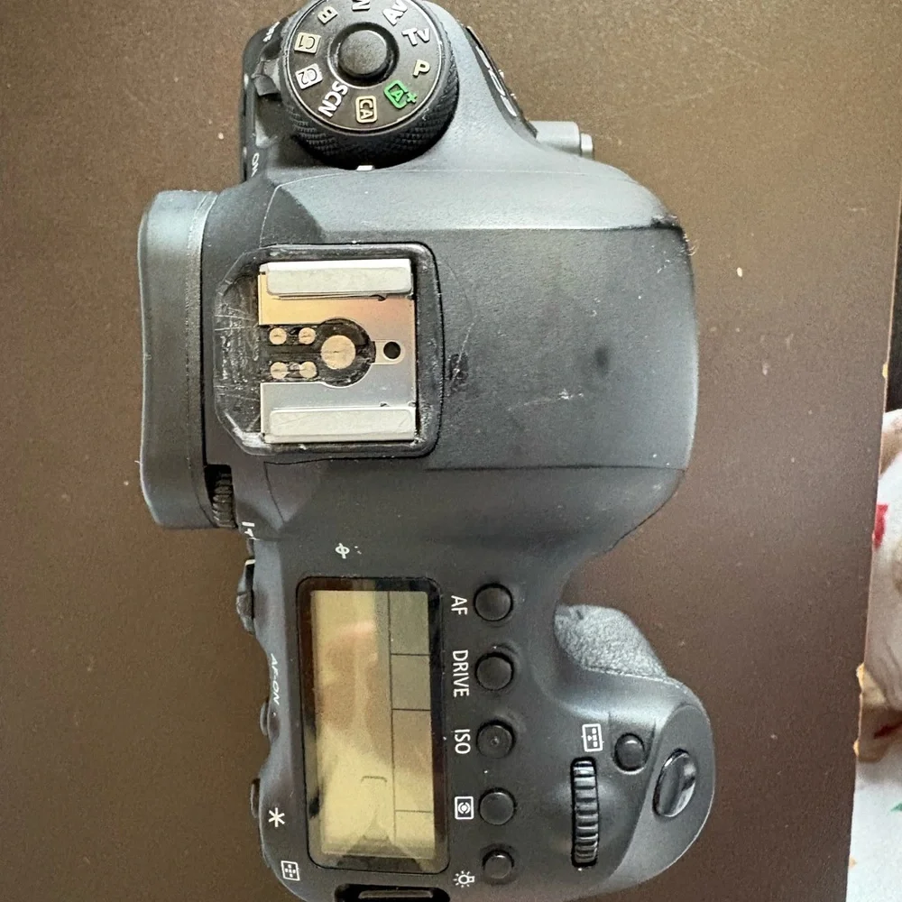 Canon EOS 6D Black with 24-105mm Lens - Picture 5 of 10